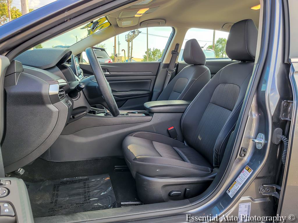 Used 2024 Nissan Altima 2.5 SV FWD image 9