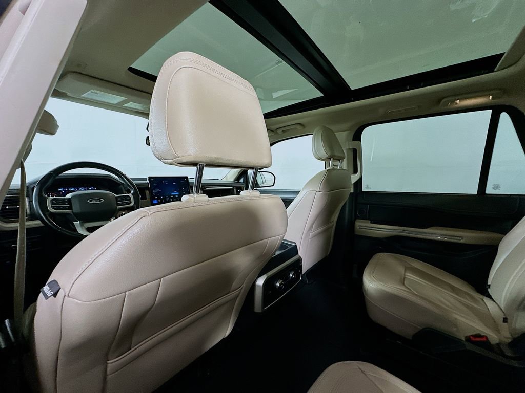 Used 2024 Ford Expedition Max Limited image 11