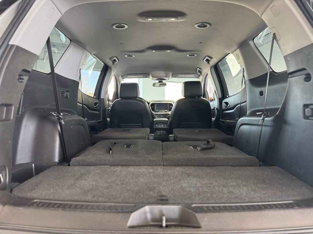 Used 2019 GMC Acadia SLT image 34