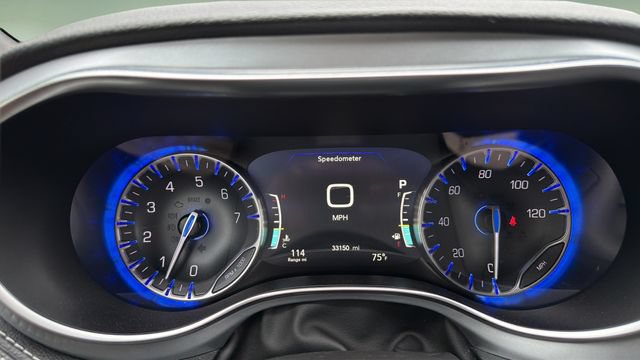 Used 2026 Chrysler Pacifica Limited w/ S Appearance Package FWD image 13