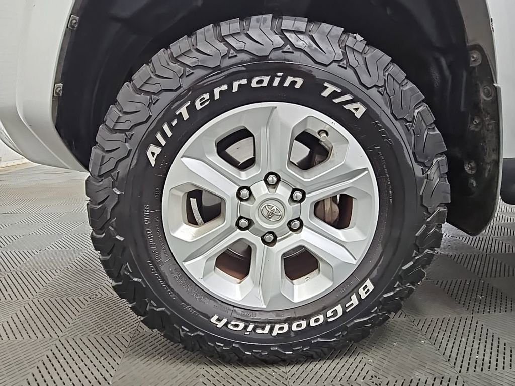 Used 2015 Toyota 4Runner SR5 RWD image 40