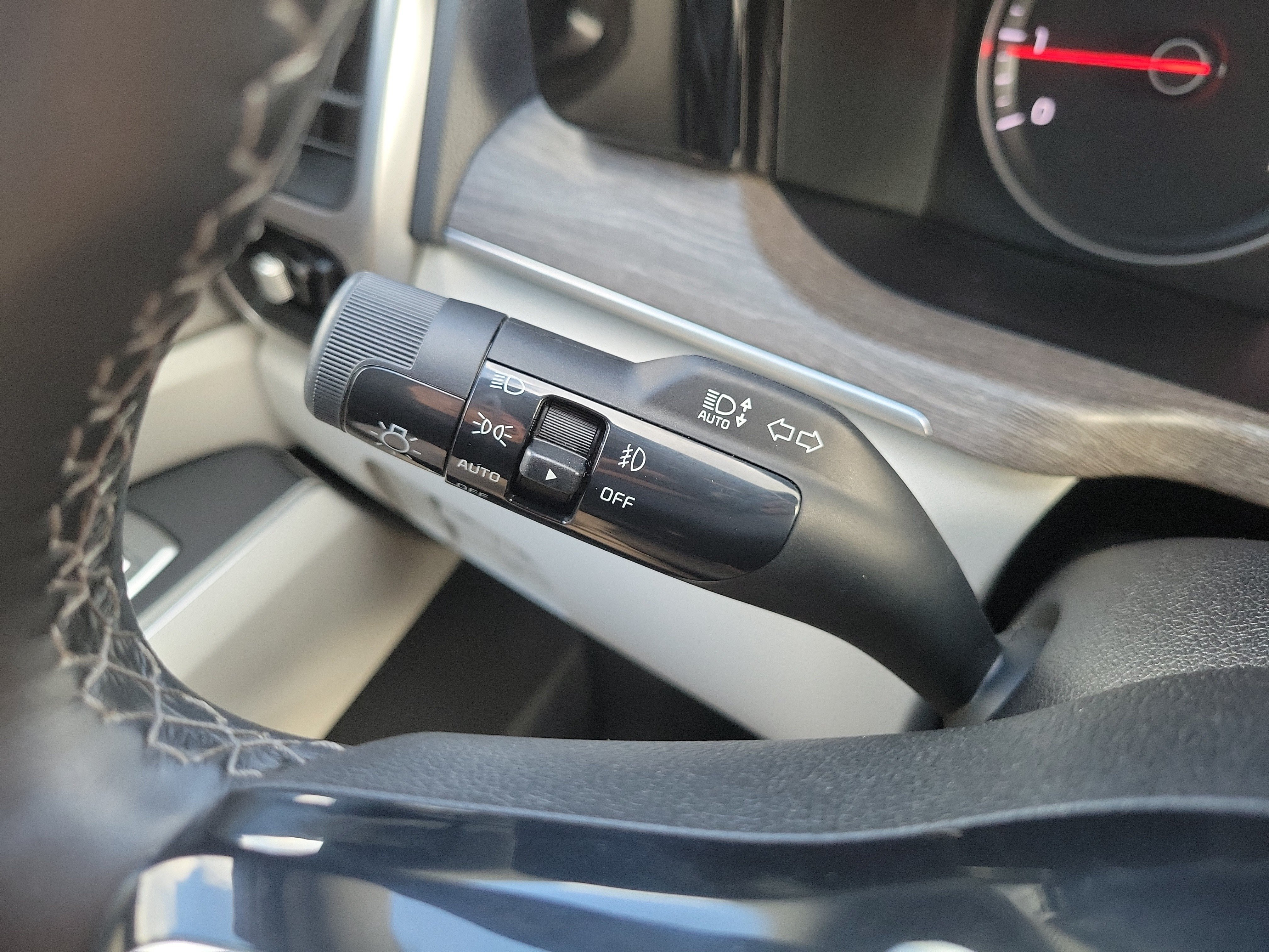 Used 2022 Kia Sorento EX w/ Panoramic Sunroof Package FWD image 31