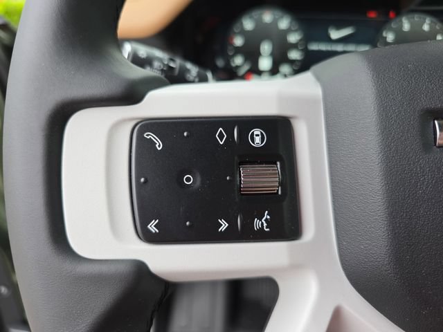 Certified 2026 Land Rover Defender 110 X-Dynamic SE AWD/4WD image 16