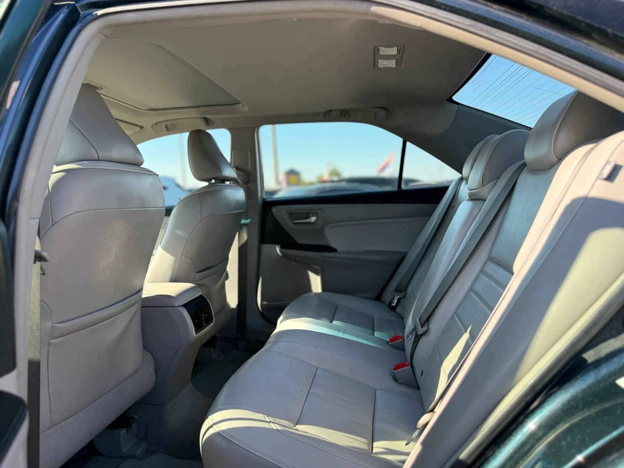 Used 2017 Toyota Camry XLE w/ Moonroof Package FWD image 20