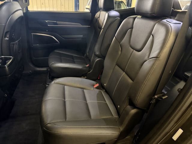 Used 2022 Kia Telluride SX FWD image 11