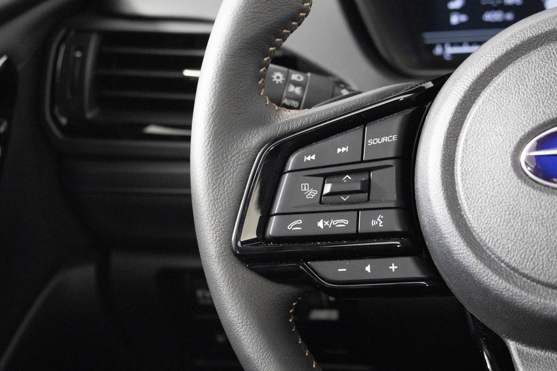 Used 2025 Subaru Forester Touring image 31