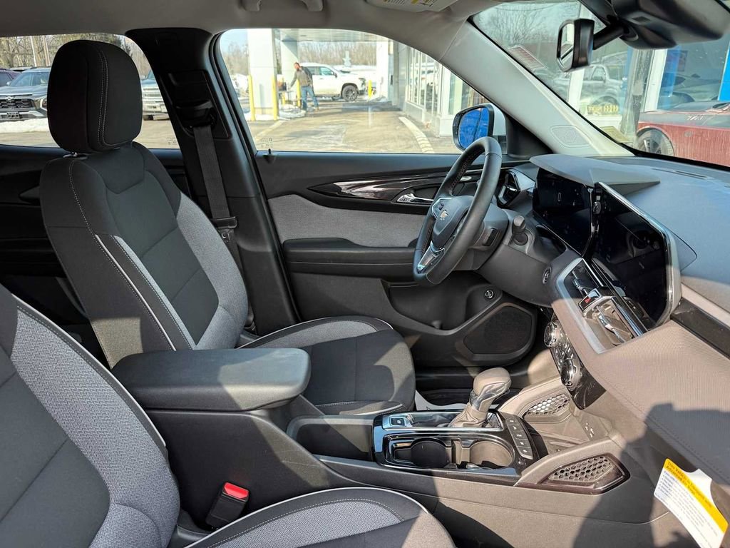 Used 2026 Chevrolet TrailBlazer LT w/ Convenience Package image 39