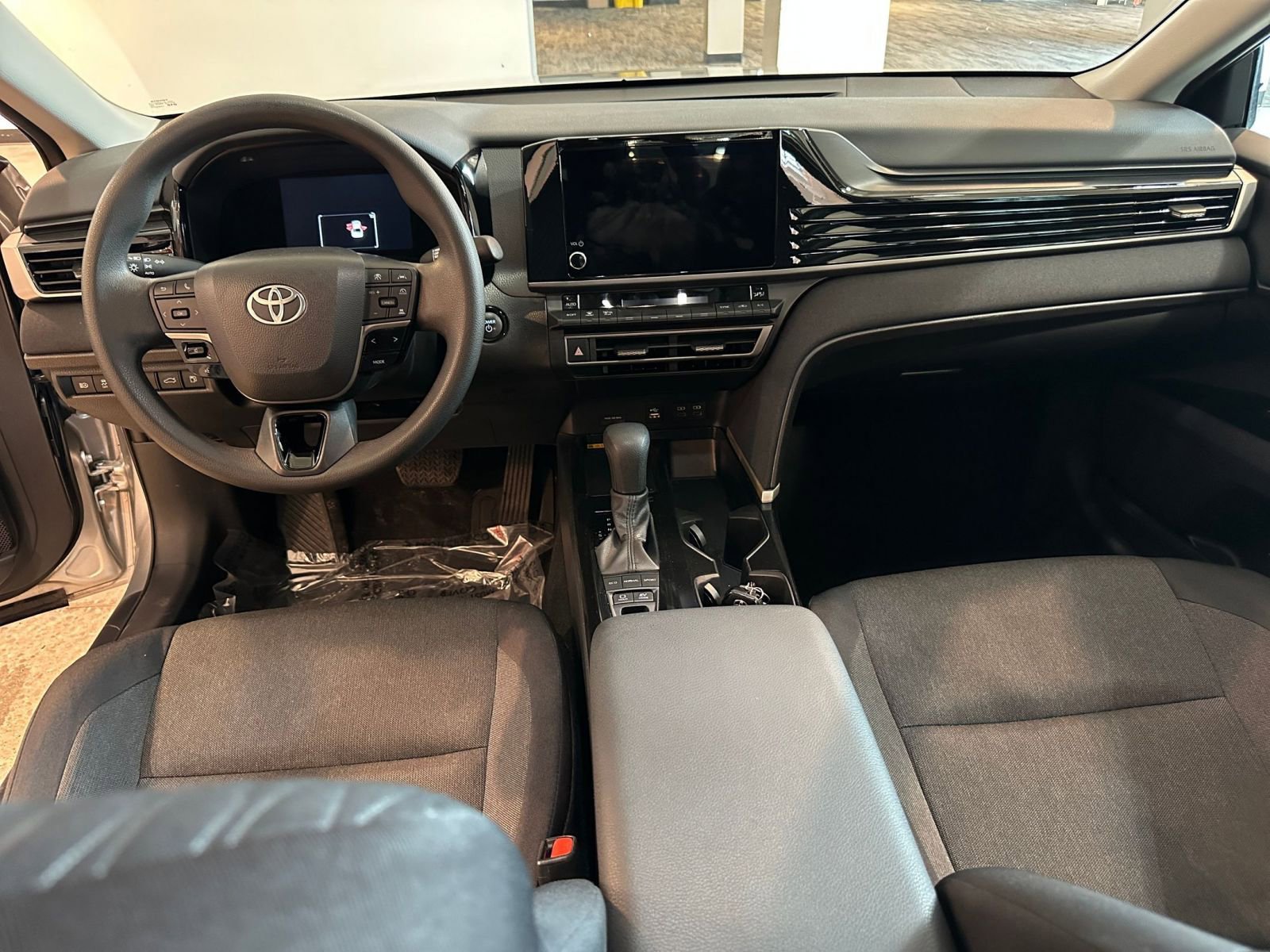 Used 2025 Toyota Camry LE FWD image 33