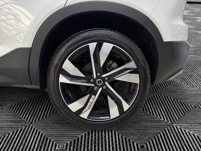 Used 2023 Volvo XC40 B4 Ultimate w/ Protection Package Premier image 29