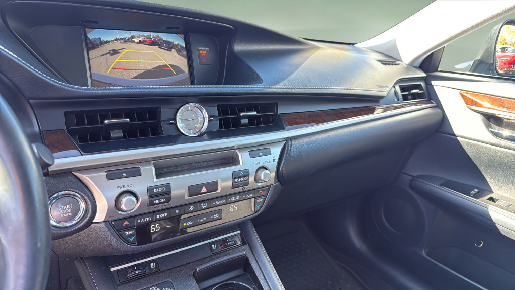 Used 2017 Lexus ES 350 w/ Premium Package FWD image 30