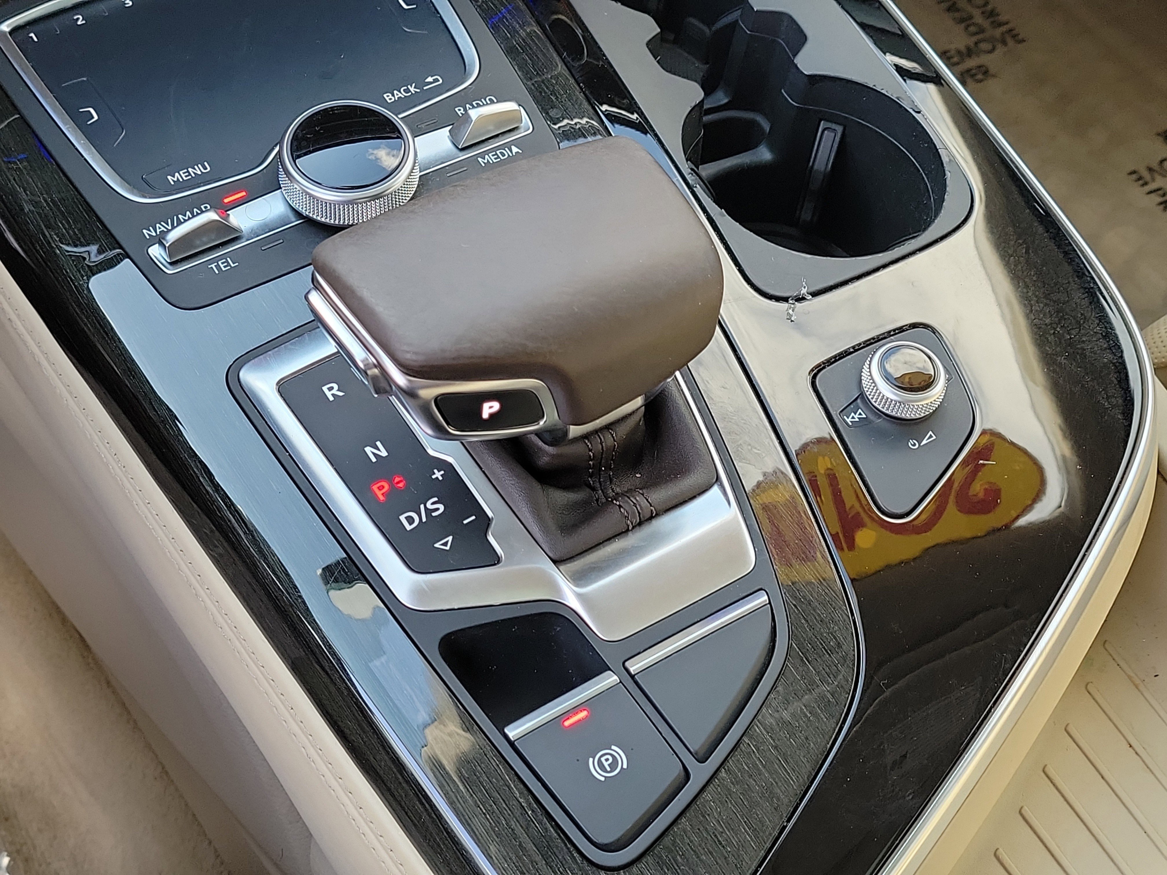 Used 2017 Audi Q7 3.0T Prestige image 29