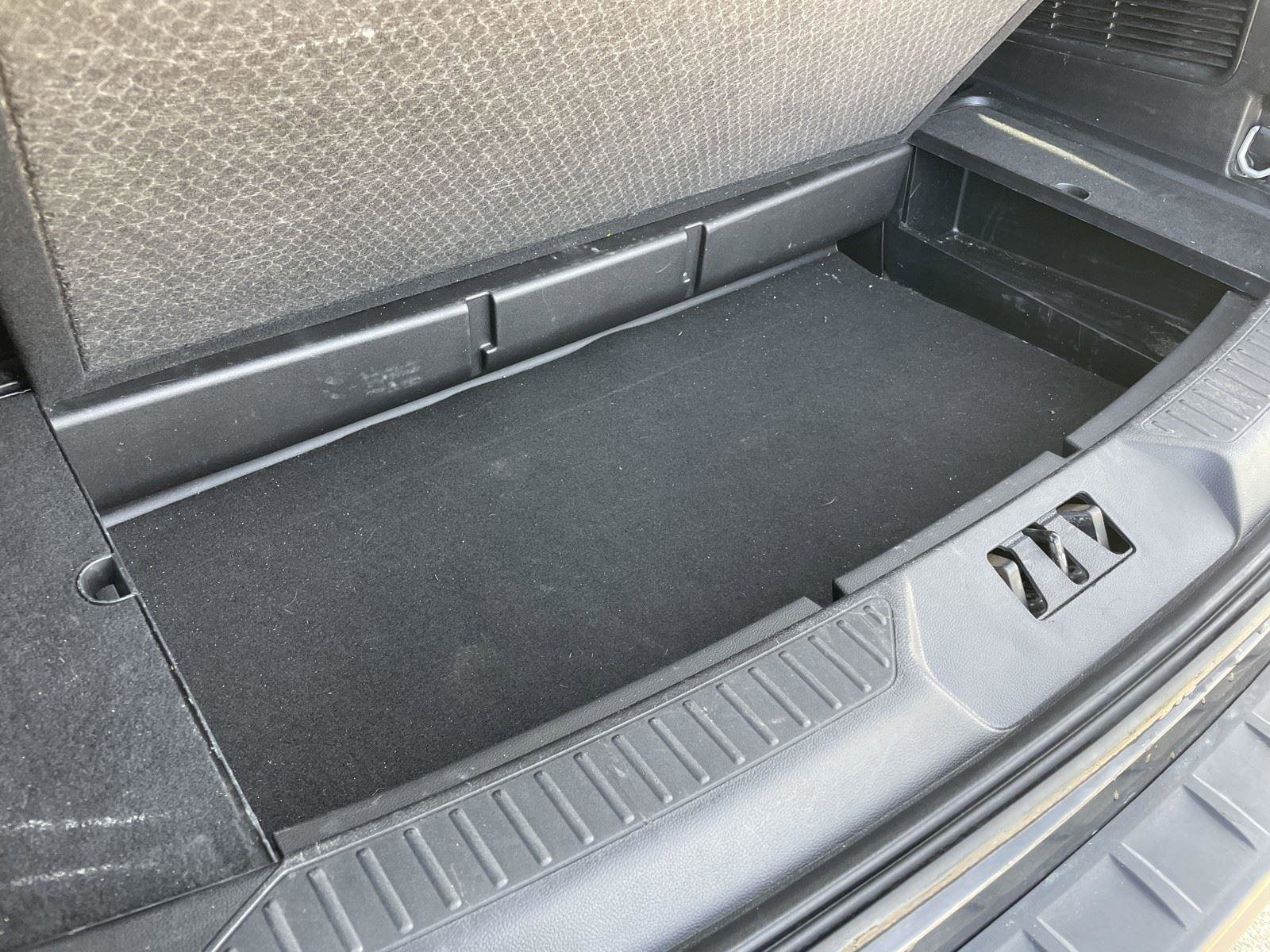 Used 2023 Ford Explorer XLT w/ Equipment Group 202A image 39