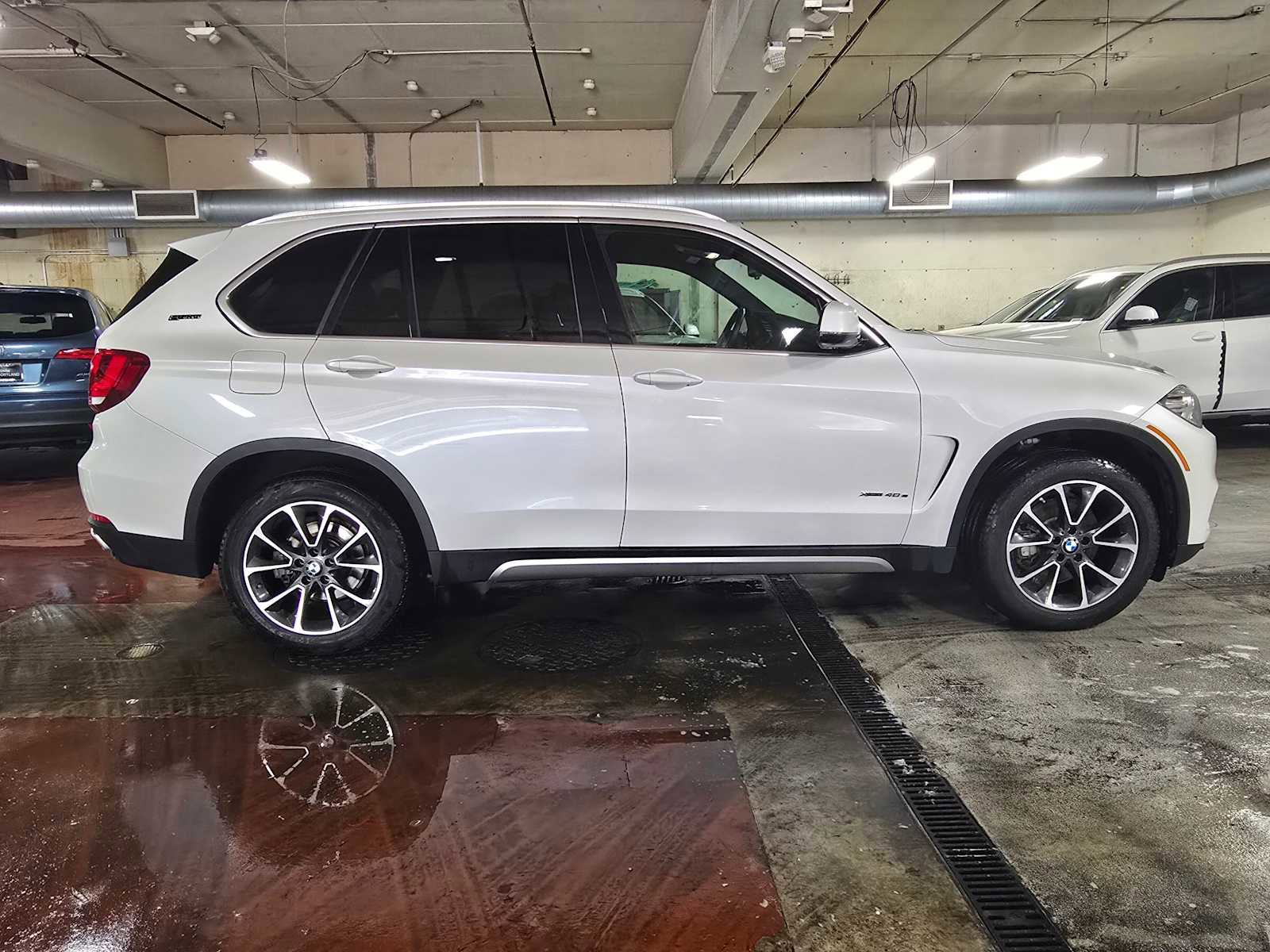 Used 2017 BMW X5 xDrive40e image 3