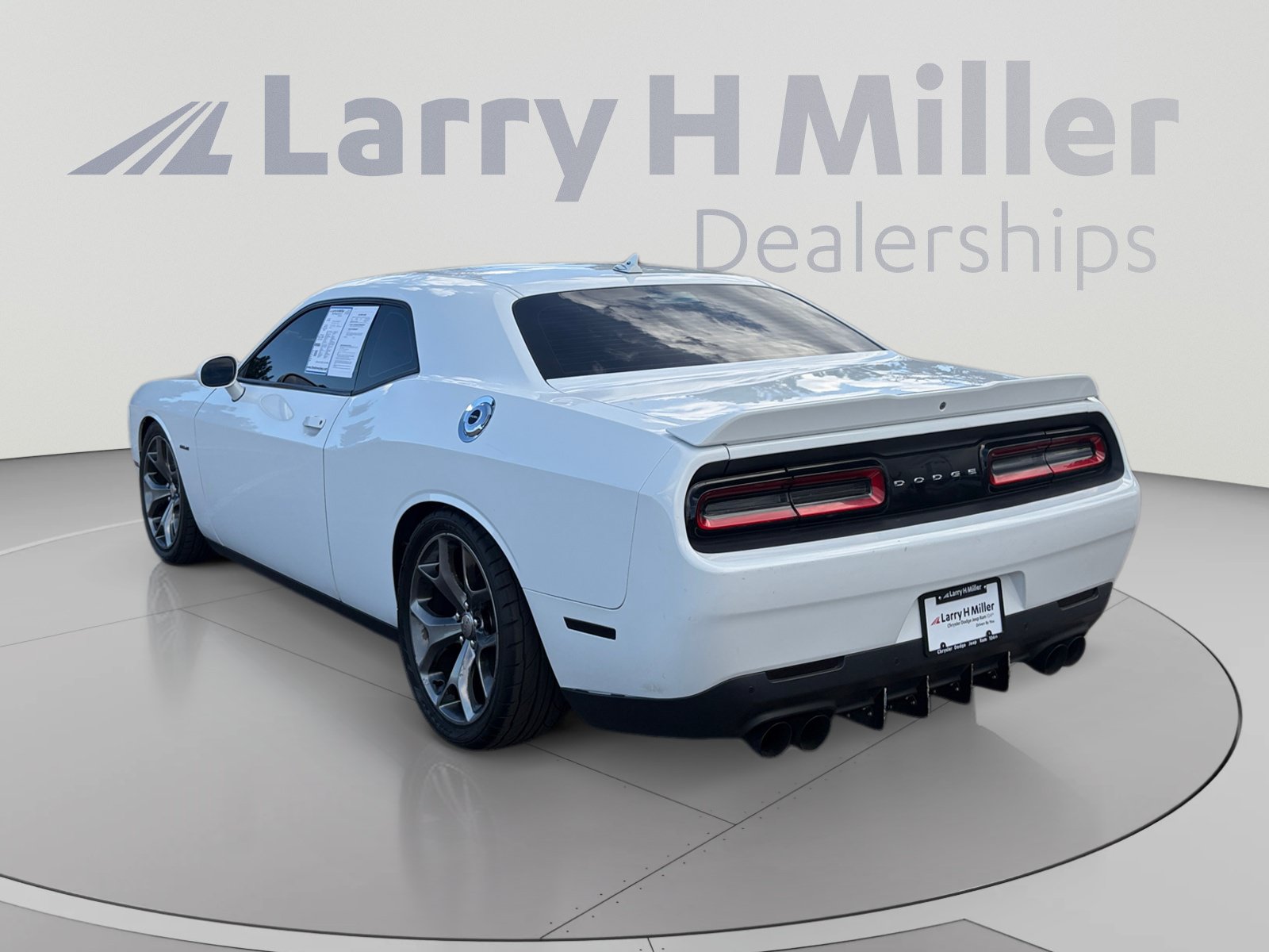 Used 2015 Dodge Challenger R/T w/ Quick Order Package 28B R/T RWD image 4