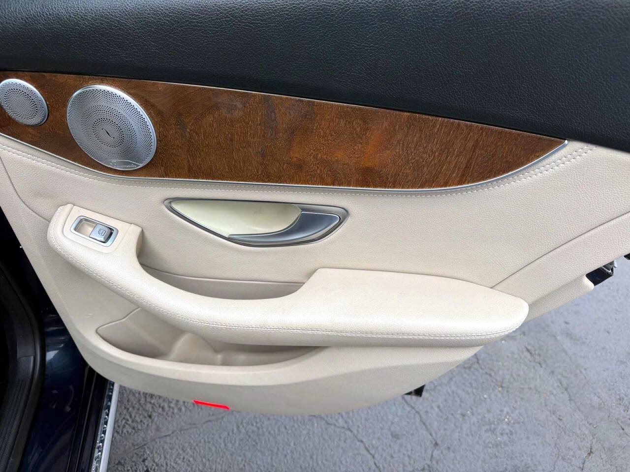 Used 2015 Mercedes-Benz C 300 4MATIC Sedan image 13