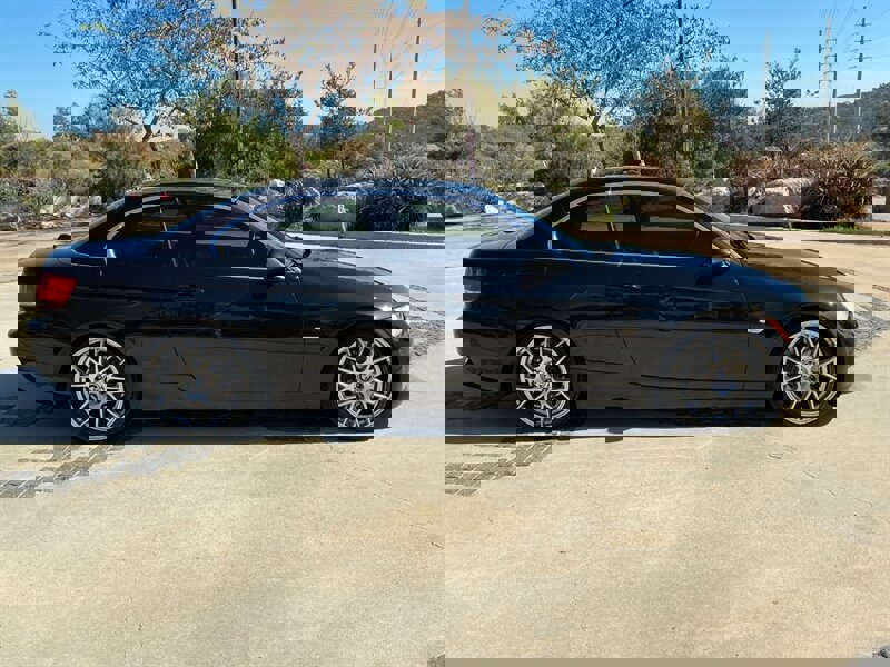 Used 2009 BMW 335i Convertible image 5