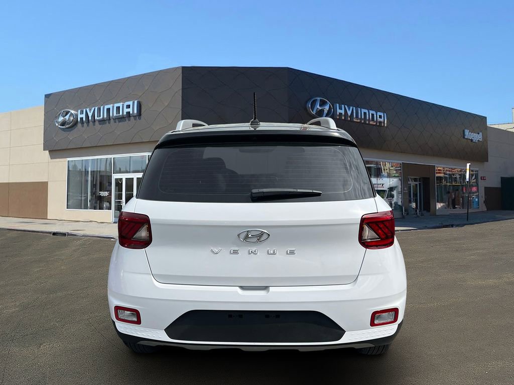 Certified 2023 Hyundai Venue Limited w/ Cargo Package image 6