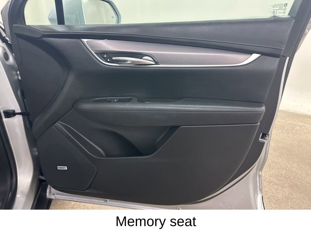 Used 2017 Cadillac XT5 Luxury image 20