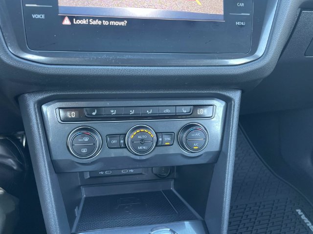 Used 2021 Volkswagen Tiguan SEL AWD/4WD image 27