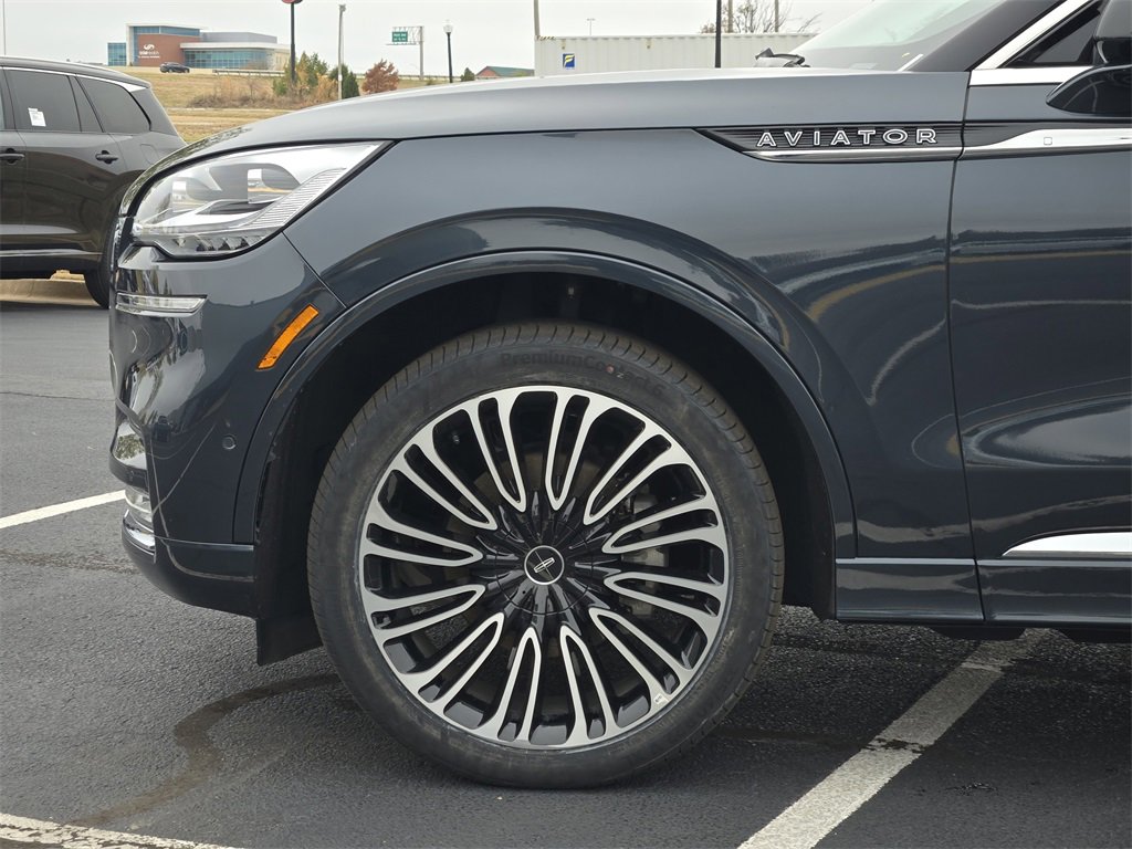 Used 2023 Lincoln Aviator Black Label w/ Class IV Trailer Tow Package image 8