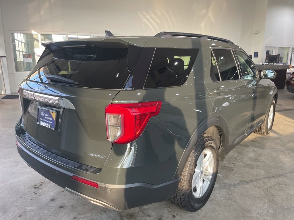 Used 2022 Ford Explorer XLT w/ Equipment Group 202A image 5