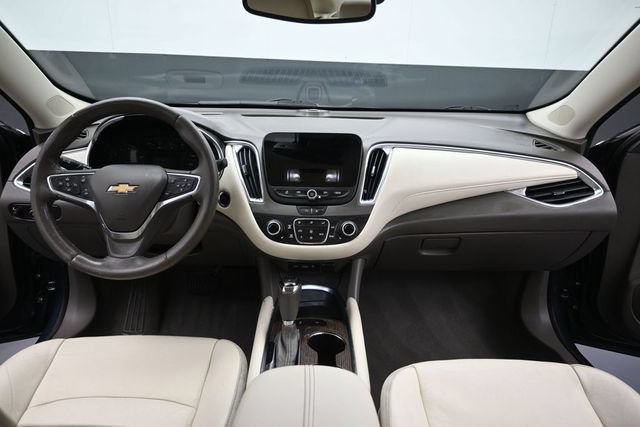 Used 2020 Chevrolet Malibu LT w/ Leather Package FWD image 20