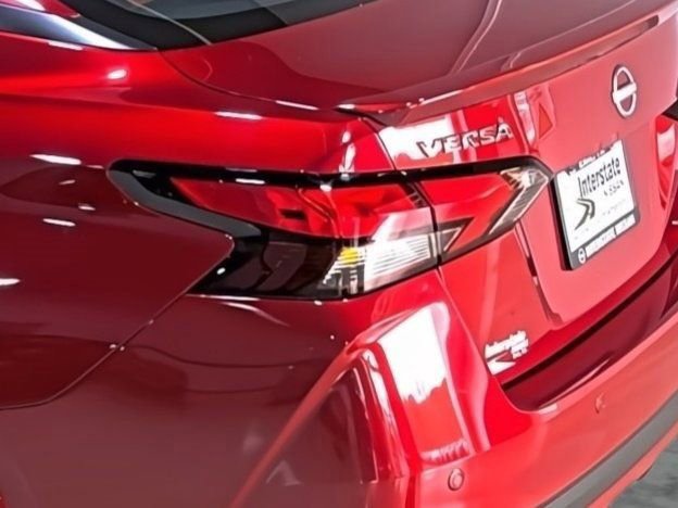 Used 2025 Nissan Versa SR w/ Trunk Package image 10