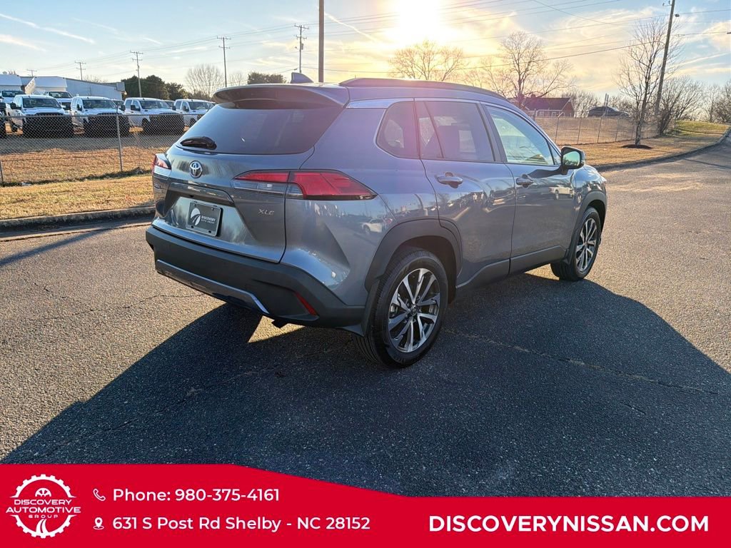 Used 2023 Toyota Corolla Cross XLE image 7