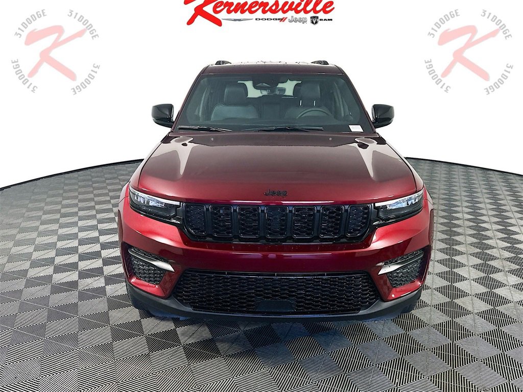 New 2025 Jeep Grand Cherokee Altitude image 2