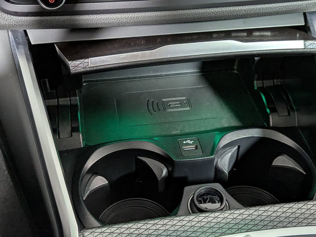 Used 2025 BMW 330i xDrive Sedan w/ M Sport Package image 32