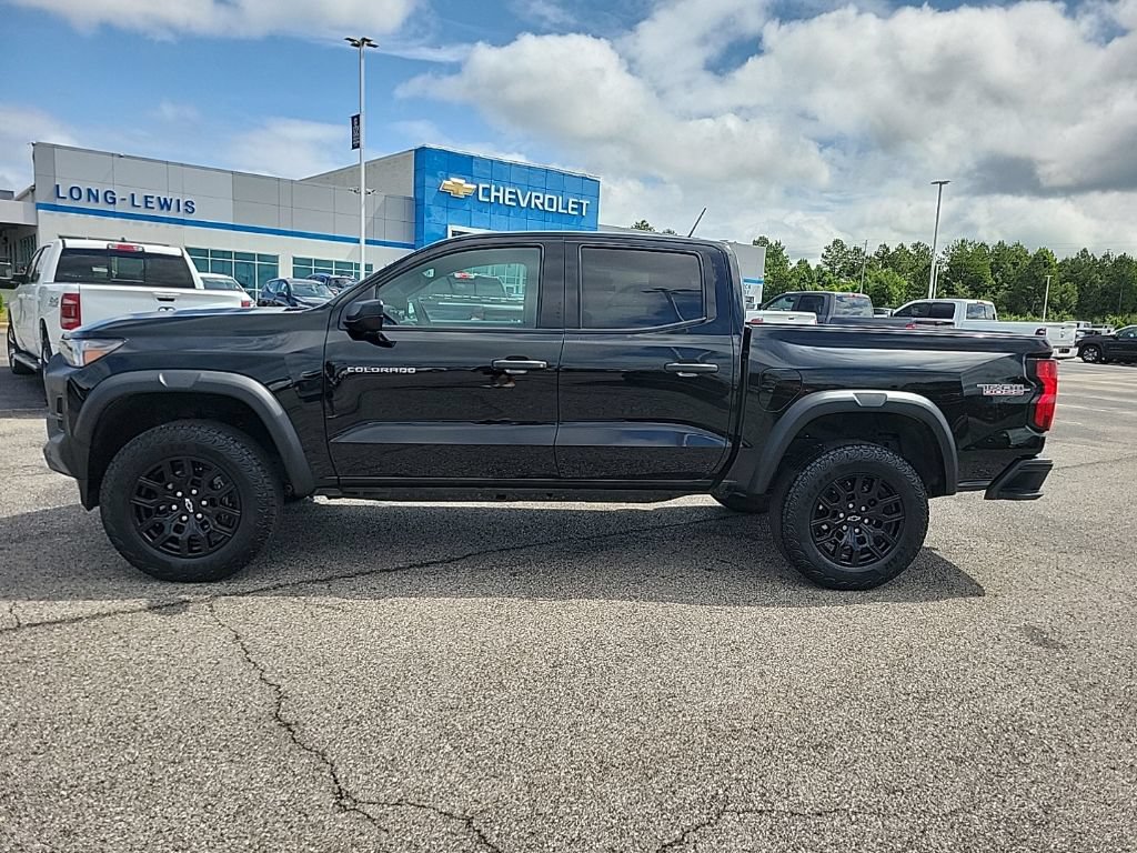 Used 2024 Chevrolet Colorado Trail Boss w/ Advanced Trailering Package AWD/4WD image 4