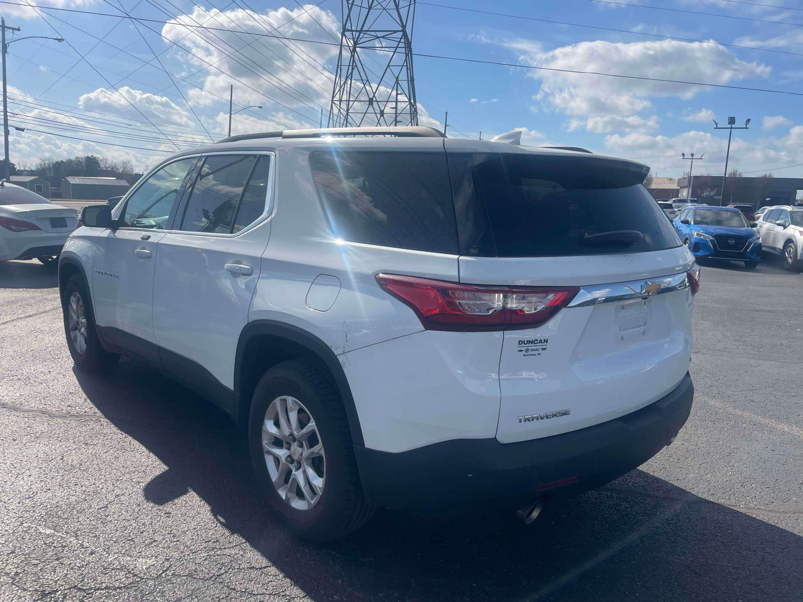 Used 2019 Chevrolet Traverse LT image 3