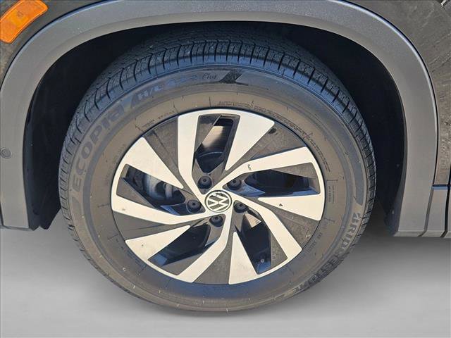 Certified 2025 Volkswagen Tiguan S FWD image 22