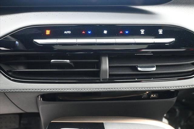 Used 2025 Buick Enclave Avenir w/ Trailering Package, 5000 lbs. AWD/4WD image 17