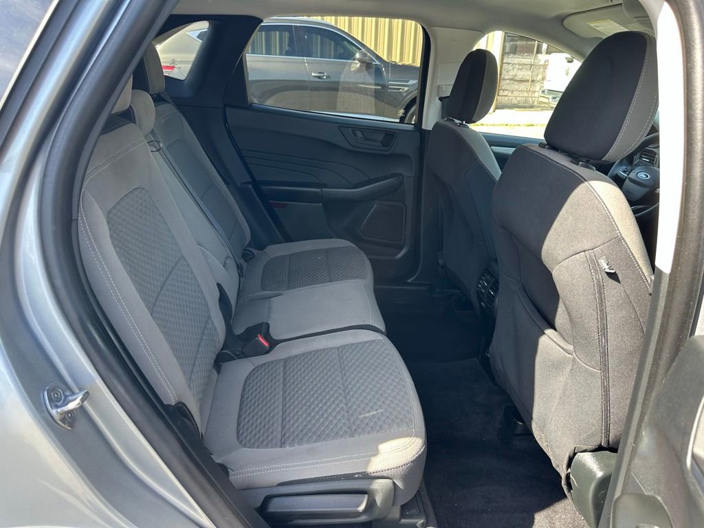Used 2022 Ford Escape SE w/ SE Sport Appearance Package FWD image 19