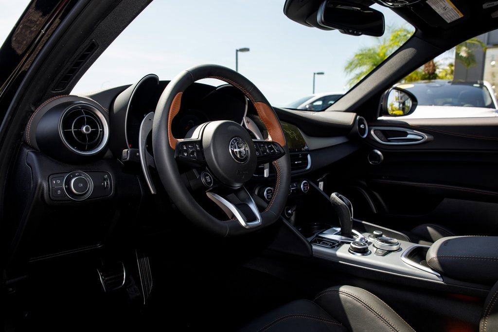 New 2025 Alfa Romeo Giulia w/ Driving Assist Package image 22