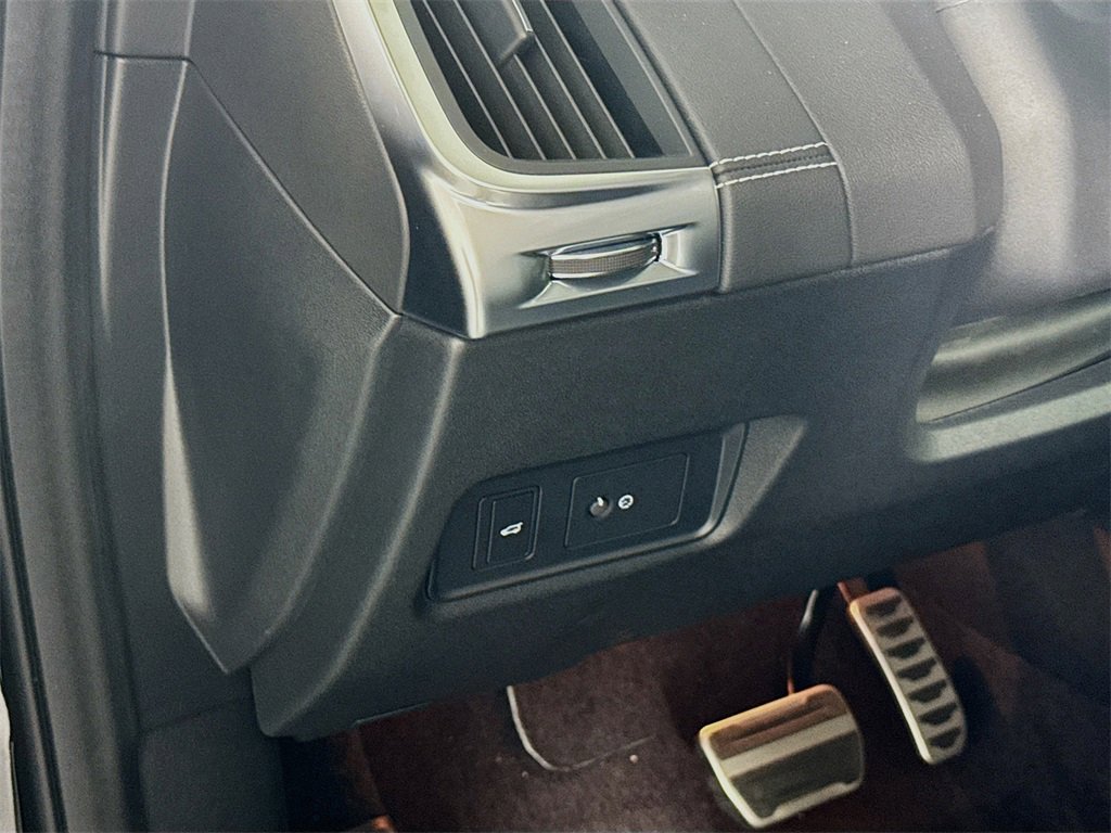 New 2024 Jaguar E-PACE R-Dynamic SE image 10