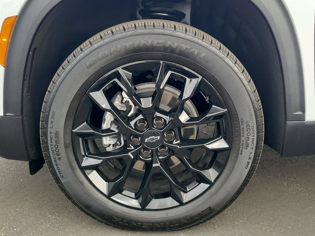Used 2026 Chevrolet Traverse LT w/ Midnight/Sport Edition FWD image 32