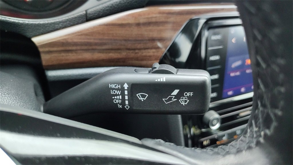 Used 2020 Volkswagen Passat 2.0T SEL image 17