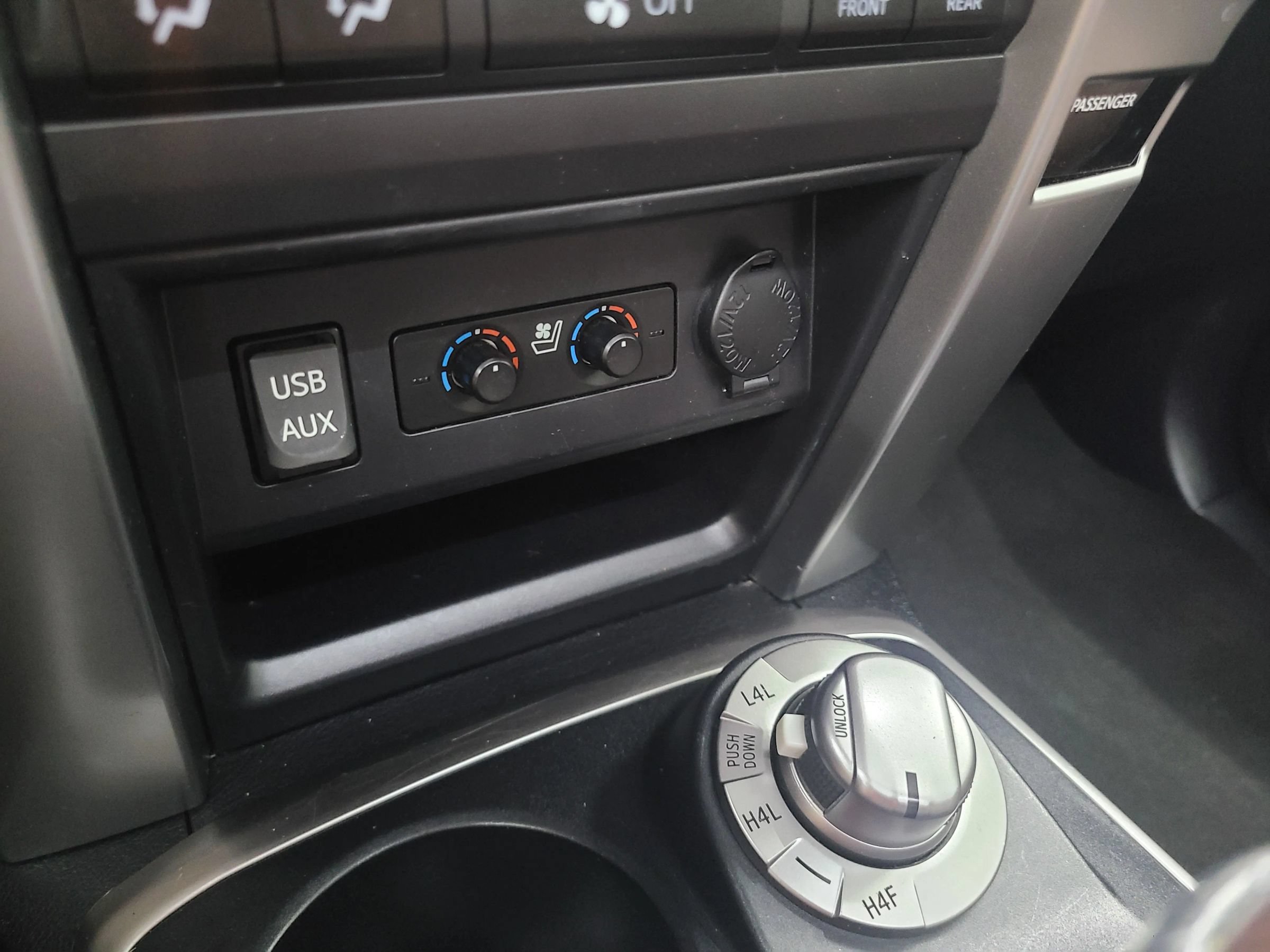 Used 2016 Toyota 4Runner Limited AWD/4WD image 36