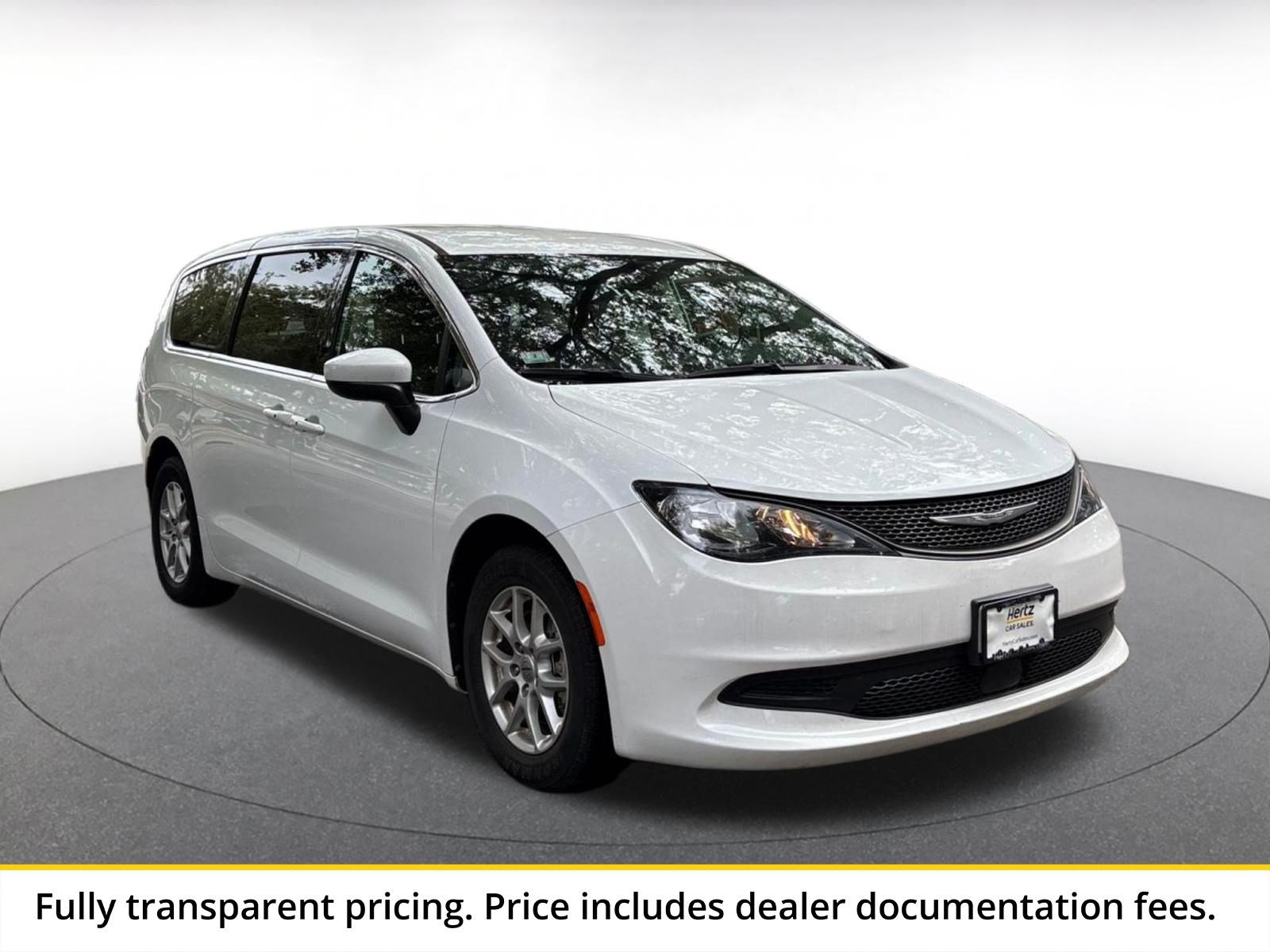 Used 2023 Chrysler Voyager LX FWD image 1