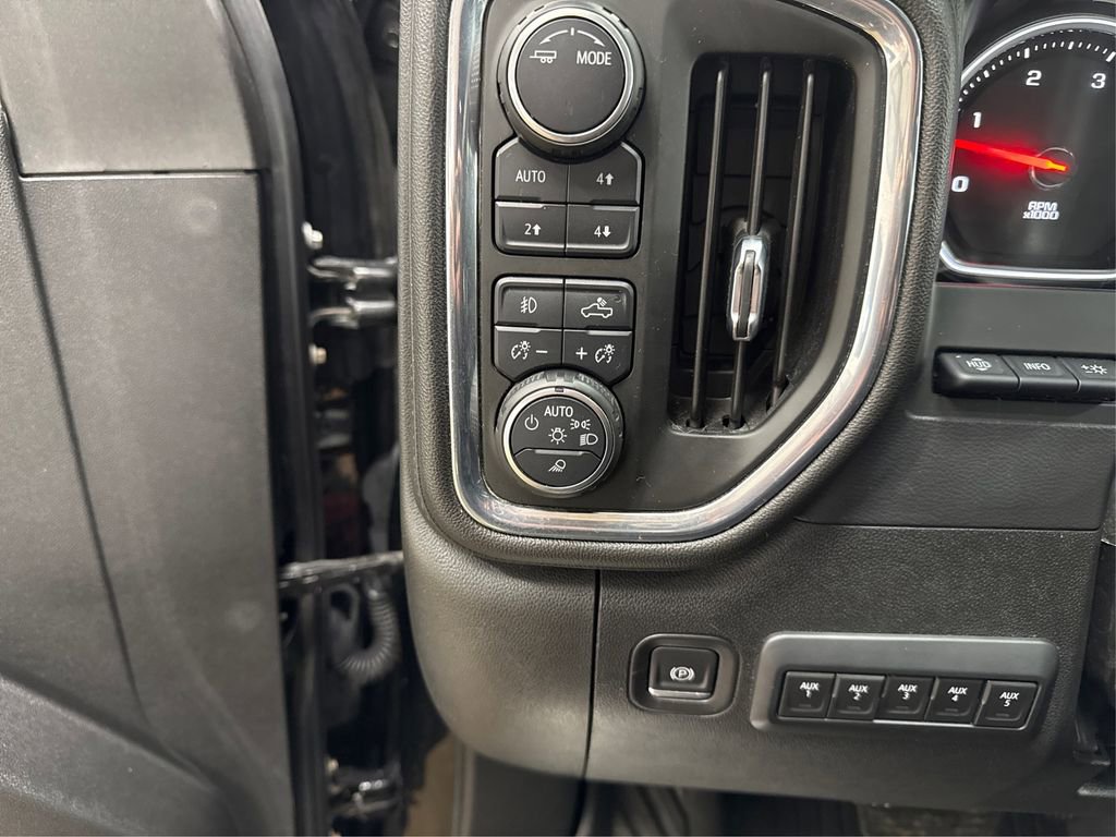 Used 2020 Chevrolet Silverado 2500 LTZ w/ LTZ Plus Package image 27