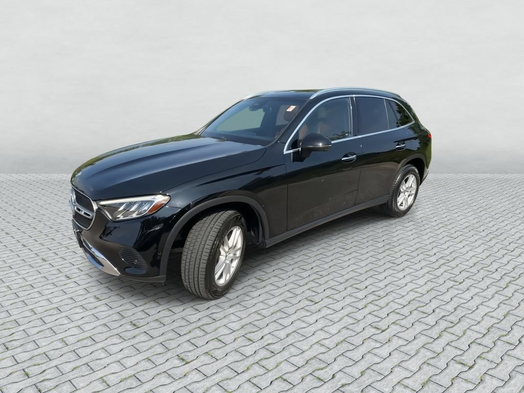 Used 2023 Mercedes-Benz GLC 300 4MATIC image 4