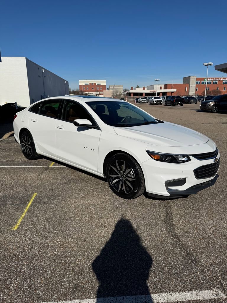 Used 2018 Chevrolet Malibu LT w/ Leather Package image 9