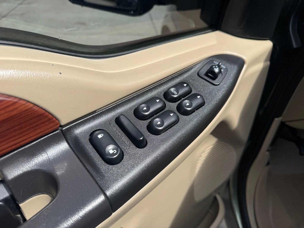 Used 2005 Ford Excursion Eddie Bauer image 23