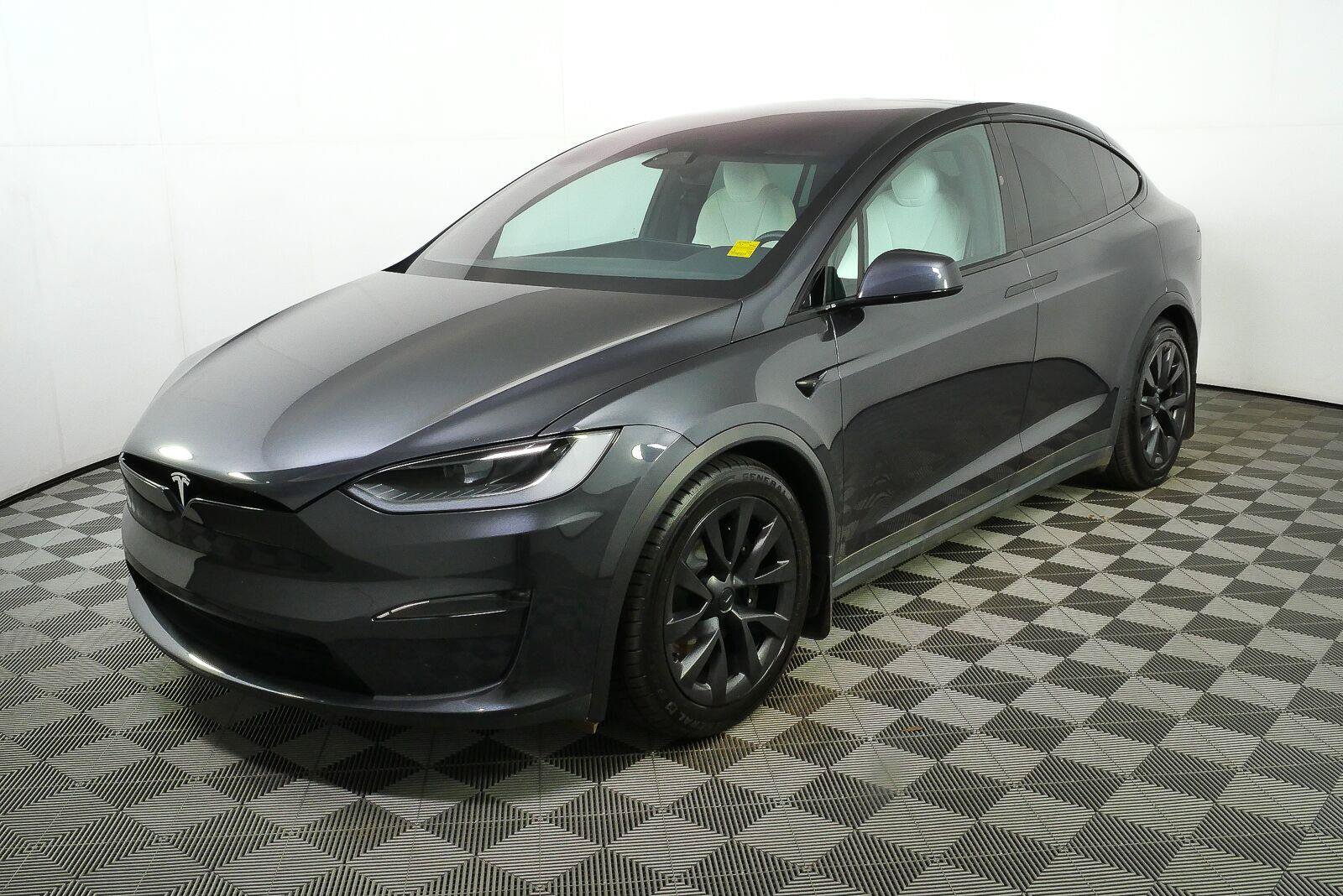 Used 2025 Tesla Model X AWD/4WD image 24