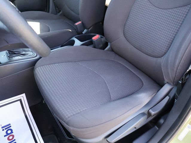 Used 2012 Kia Soul FWD image 18