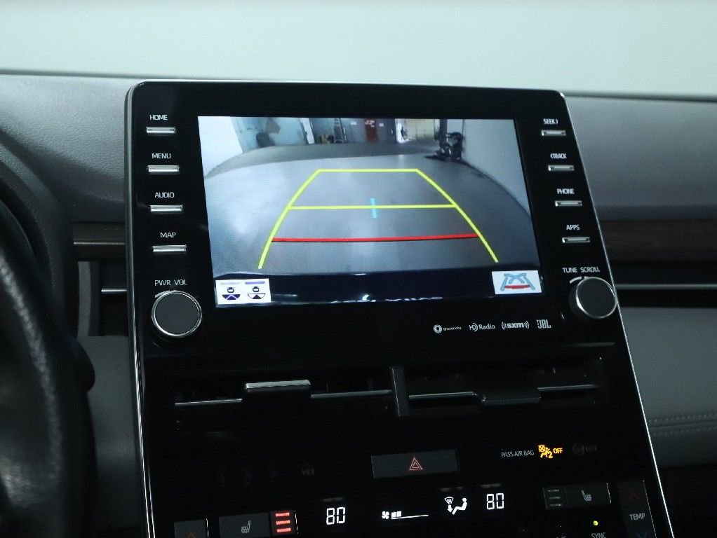 Used 2019 Toyota Avalon XLE w/ Moonroof Package image 30