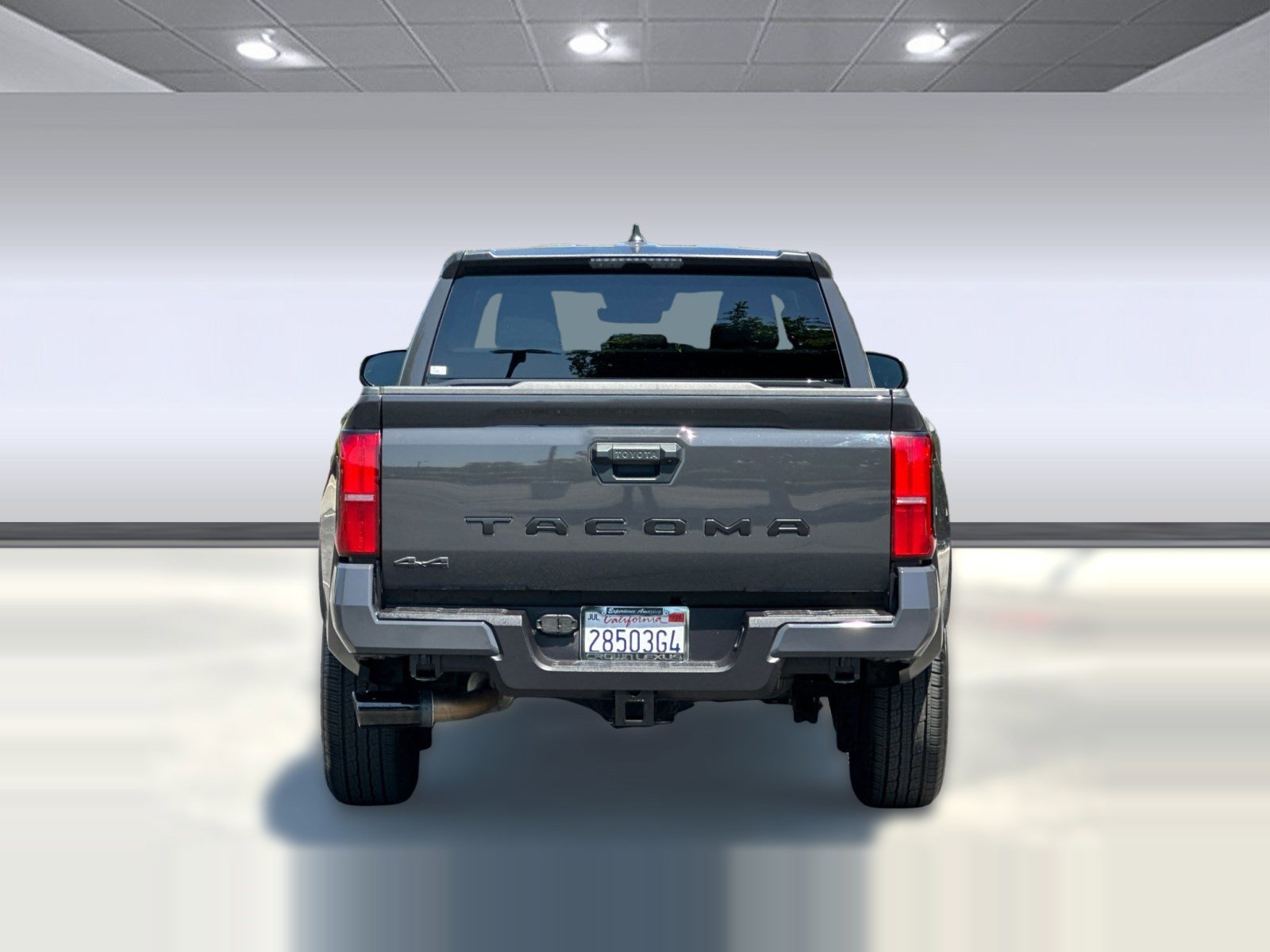 Used 2025 Toyota Tacoma SR5 AWD/4WD image 9