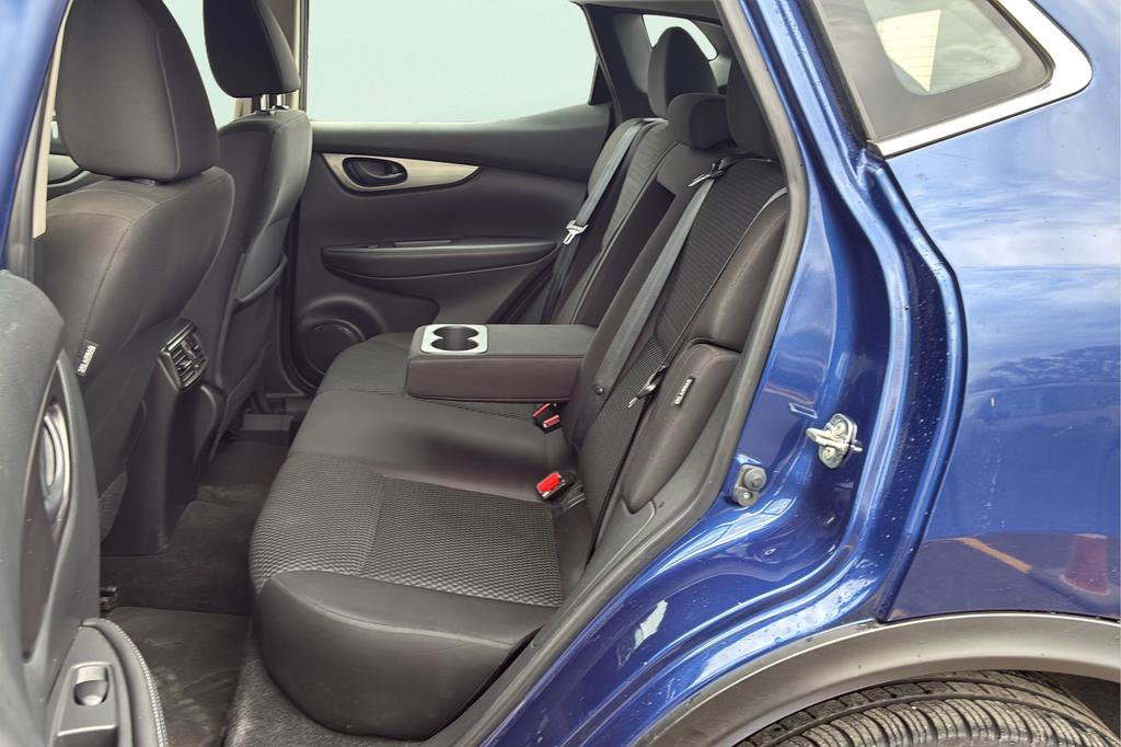 Used 2022 Nissan Rogue Sport S image 13